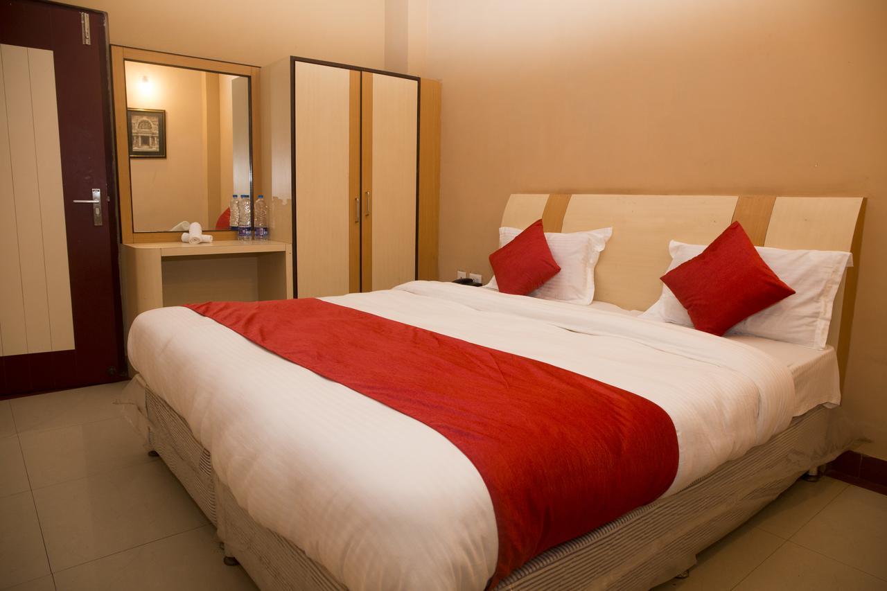 Oyo 3345 Shubham Beach Hotel Puri Exterior foto